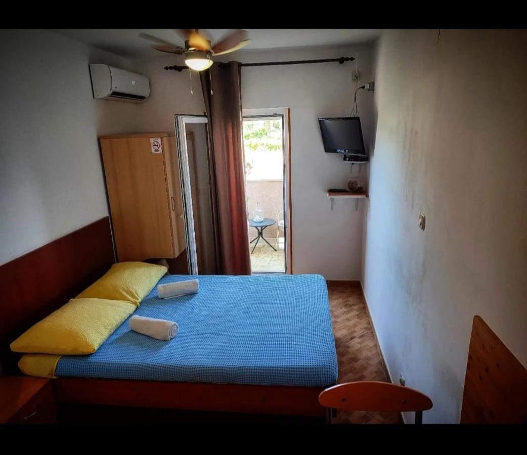 Studio Manora Sućuraj Exterior foto